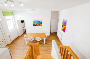 SecondHome Stuttgart - Moderne große Wohnungen nahe der hist Altstadt von Esslingen aN - versch Größen 8 - 11 - 19 Betten
